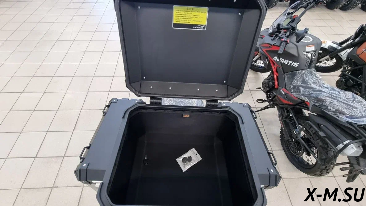Кофр задний Loboo ( комплект 3 шт: правый, левый, верхний с креплениями) для мотоцикла "KOVE 500X"